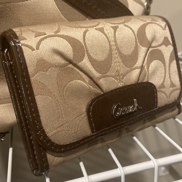 Coach Carly Hobo bag and wallet - Picture 2 of 7